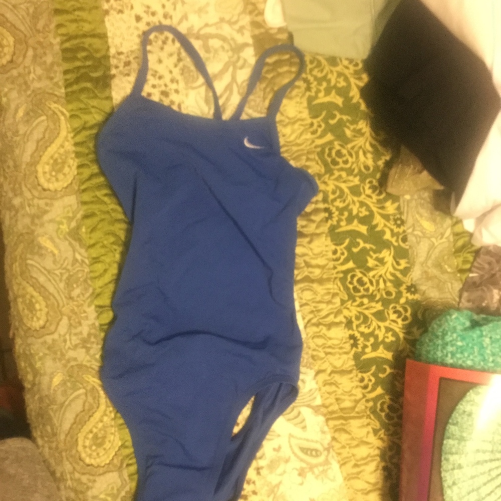 Kids Nike bathing suit size 8